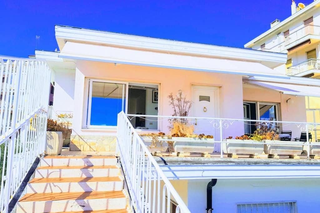 Attico Sul Mare A Sanremo Apartment ภายนอก รูปภาพ